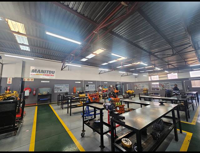625M² WAREHOUSE TO LET IN ISANDO